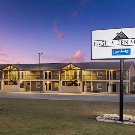 Eagle'S Den Suites Cotulla A Travelodge By Wyndham Exterior foto